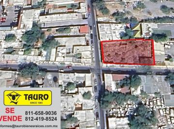 Terreno / Lote · 1001m² · Terreno Comercial en Esquina Centro de Santa Catarina