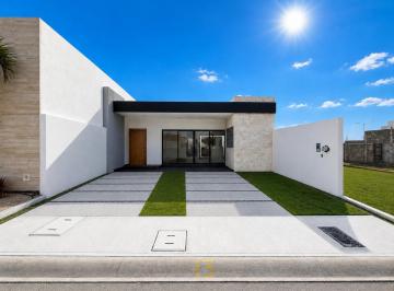 Casa · 112m² · 2 Recámaras · 2 Estacionamientos · Casa Nueva en Venta Lomas del Mediterraneo