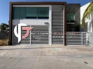 Casa · 380m² · 3 Recámaras · 2 Estacionamientos · Casa en Renta en Valle de Santa Teresa Al Norte de La Ciudad de Aguascalientes