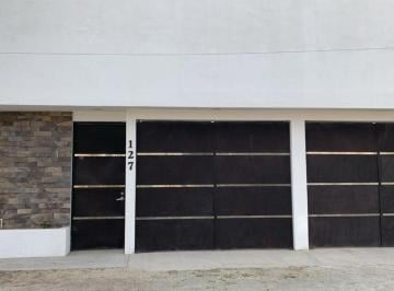 Casa de 3 habitaciones, Pachuca · Gran Casa de Terreno de 150 m², San Antonio El Desmonte con 3 Rec. Fuera de Privada con Cisterna!