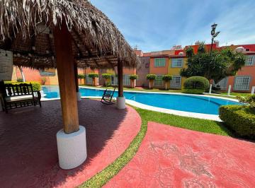 Casa de 2 habitaciones, Emiliano Zapata · Casa en Condominio Pequeño de Solo 28 Casas con Alberca, Dentro del Fraccionamiento Las Garzas