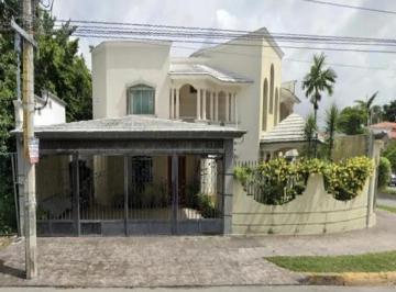 Casa de 4 habitaciones, Cancún · Casa de 500 m² con 4 Recámaras en Venta en Supermanzana 11
