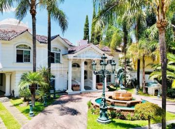 Casa en condominio · 901m² · 5 Recámaras · 11 Estacionamientos · Casa en Venta en Valle Real