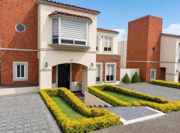 Casa · 253m² · 3 Recámaras · 3 Estacionamientos · Casa en Venta en Bosque Esmeralda, Puerta Barcelona en Zona Esmeralda - (4)