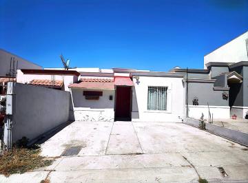 Casa en condominio · 2 Recámaras · 2 Estacionamientos · Casa en Renta - Cuesta Blanca - (4)