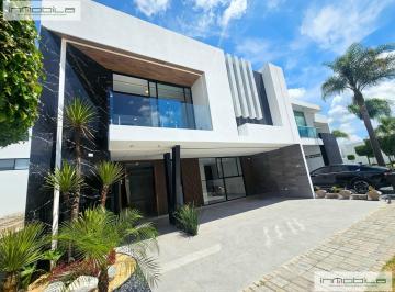 Casa · 422m² · 4 Recámaras · 2 Estacionamientos · Casa Nueva en Venta Lomas de Angelopolis Parque Guanajuato $9,200,000