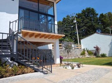 Departamento de 2 habitaciones, Valle de Bravo · Renta de Casa Nueva con Terraza y Asador