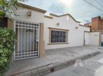 Casa · 95m² · 2 Recámaras · 1 Estacionamiento · Casa en Col. Francisco Villa (Casi Esquina con Tecnologico)