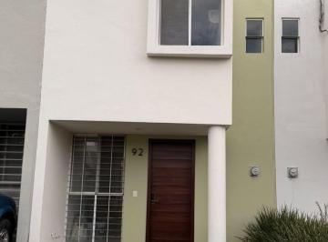 Frente de la casa · Frente Al Jardin! Casa Remodelada y Lista Para Habitar en Coto California