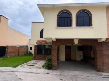 Casa · 309m² · 3 Recámaras · 2 Estacionamientos · Casa en Condominio en Venta, Campestre de Santa Ana, Toluca