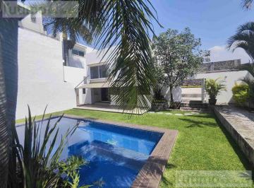 Casa · 3 Recámaras · 4 Estacionamientos · Casa con Alberca en Renta en Col. Delicias, Cuernavaca