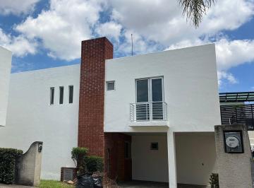 bab11183951fb2ae95bbd688fc94ee08718de3af32355af497167cea18b962ae · Residencial Chapalita, Casa en Renta, Guadalajara, Jalisco.