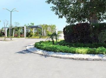 Terreno / Lote , Yaxkukul · Terreno en Venta en Merida, Yucatan en Privada Yaxlum, Conkal