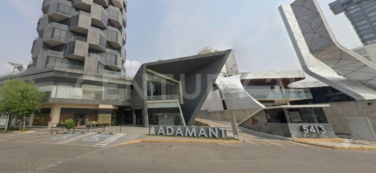 Renta de Local Comercial con Alto Flujo Vehicular y Peatonal