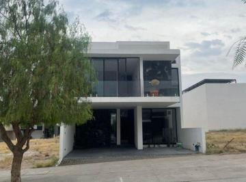 Casa de 4 habitaciones, Aguascalientes · Exclusiva Casa en Renta/venta en St. Angelo Residence Al Norponiente de Ags
