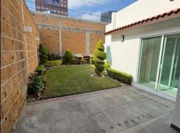 Casa · 300m² · 2 Recámaras · 3 Estacionamientos · Casa en Villantigua