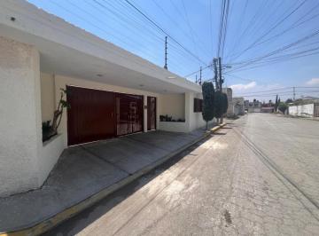 Casa · 520m² · 2 Estacionamientos · Bonita y Cómoda Casa en Ojo de Agua, Tecamac