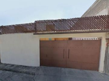 Casa de 4 habitaciones, Jiutepec · Casa de 219 m² con 4 Recámaras en Venta en Lázaro Cárdenas