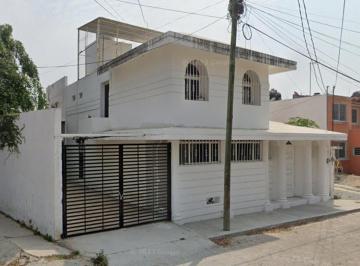 Casa de 4 habitaciones, Tuxtla Gutiérrez · Venta de Casa en Fraccionamiento La Herradura, Tuxtla Gutierrez, Chiapas.
