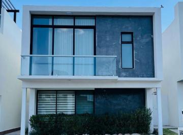 Casa de 3 habitaciones, El Marqués · Casa en Venta Zibata