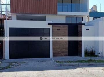 Casa · 230m² · 4 recámaras · 1 estacionamiento · Casa en Venta en Independencia