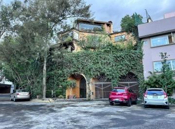 Casa · 550m² · 4 Recámaras · 2 Estacionamientos · Casa en Venta en Lomas de Reforma