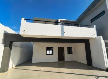 f9438ae2cb918f1618ed75af443d05aba041ec5574e67cb1dd6337a4f52b9384 · Casa en Venta en Veracruz Fracc. Lomas de La Rioja con Doble Sombra