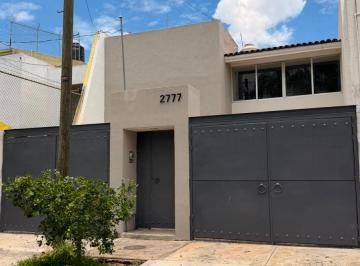 Casa de 3 habitaciones, Zapopan · Casa en Renta en Loma Bonita, Zapopan | Amplios Espacios y Jardín