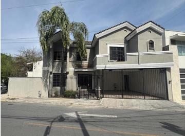 Casa de 3 habitaciones, San Pedro Garza García · Estrene Casa en Renta Recién Remodelada en Jardines de Mirasierra Spgg