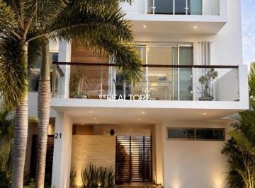 Casa · 4 Recámaras · 2 Estacionamientos · Moderna Casa en Aqua Residencial