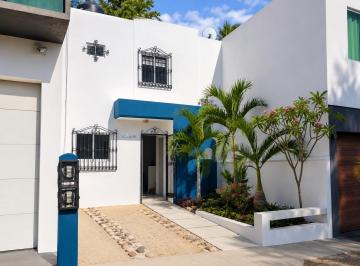 Casa de 2 habitaciones, Culiacán · Casa en Venta en Privada América, Perisur