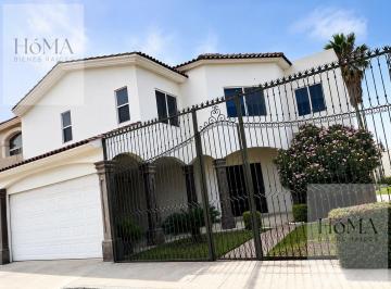 Casa · 328m² · 3 Recámaras · 2 Estacionamientos · Casa en Fraccionamiento Valle Real Primer Sector