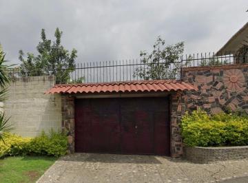 Casa de 5 habitaciones, Cuernavaca · Casa de 798 m² con 5 Recámaras en Venta en Ocotepec