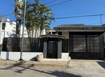 Casa · 250m² · 4 Recámaras · 1 Estacionamiento · Casa en 2 de Junio
