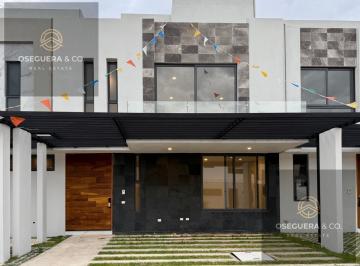 Casa · 120m² · 3 Recámaras · 2 Estacionamientos · Se Renta Casa Rio Residencial Av 135 Cancun Q Roo Zona Sur Sin Muebles