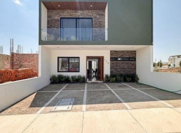 b25f8d1fae28de0f6942dd7c0f24c7cbec503ae459bb03561f3a63a863247e12 · Casa en Renta y Venta en El Mayorazgo, Querétaro