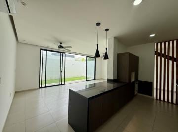 Casa · 255m² · 3 Recámaras · 2 Estacionamientos · Casa en Renta en Aqua
