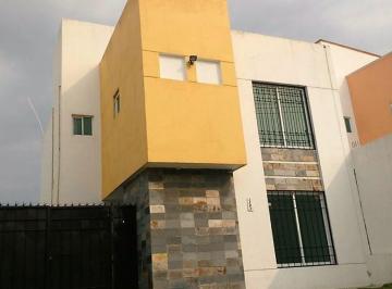 Casa de 3 habitaciones, Metepec · Casa en Venta Urbano Bonanza