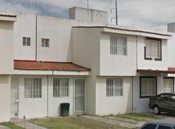 Casa de 3 habitaciones, Celaya · Casa de 97 m² con 3 Recámaras en Venta en Fraccionamiento La Toscana