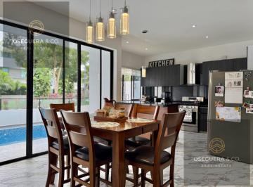 Casa · 286m² · 3 Recámaras · 2 Estacionamientos · Se Renta Casa Aqua Residencial Av Huayacan Cancun Qr