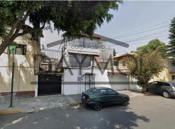 Casa de 5 habitaciones, Coyoacán · Propiedad en C. 12 90, Coapa, Espartaco, Coyoacán, 04870 Ciudad de México, Cdmx.
