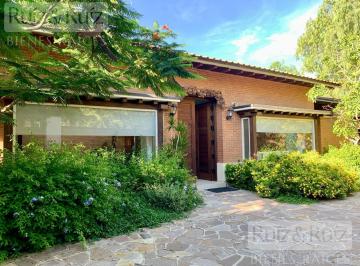 Casa · 350m² · 3 Recámaras · 3 Estacionamientos · Casa en El Carmen