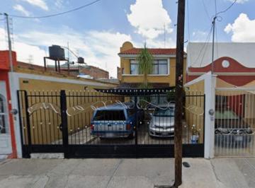 Casa de 3 habitaciones, Aguascalientes · Casa en Venta en Colonia Obraje Aguascalientes