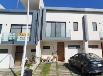 Casa en condominio · 120m² · 3 Recámaras · 2 Estacionamientos · Casa en Venta en Triventi Residencial, Bosques de Santa Anita