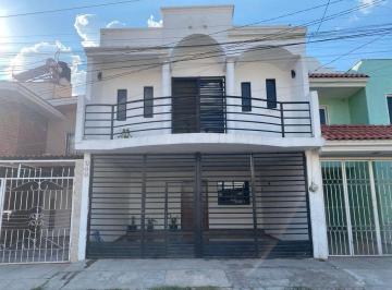 Casa · 162m² · 4 Recámaras · 2 Estacionamientos · Casa en Venta en Educadores Jaliciences, Tonala