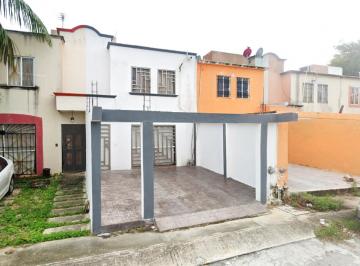 Casa de 3 habitaciones, Cancún · Casa de Dos Niveles con de Superficie de Terreno de 84 m² con 3 Recámaras en Hda. Real del Caribe