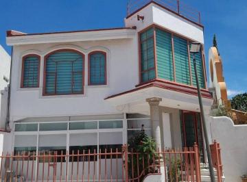 Casa de 3 habitaciones, Querétaro · Casa en Venta en Milenio III Querétaro.
