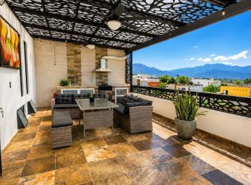 Casa en condominio · 250m² · 4 Recámaras · 2 Estacionamientos · Casa en Venta en Valle del Mar, Puerto Vallarta 4 Recamaras con Rooftop y Jacuzzi Privado