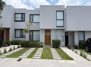 Casa en condominio de 2 habitaciones, El Marqués · Casa de Tres Recámaras en Renta en Ziré, Querétaro