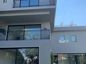 1 · Exclusiva Casa en Venta en Interlomas - Seguridad y Elegancia